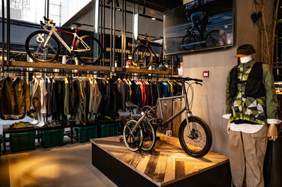 RE而意三里屯店焕新启幕 以“long life”理念引领都市自行车生活新风尚